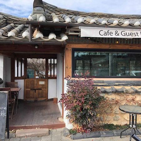 Floral Space Hanok Guesthouse Kjongdzsu Kültér fotó