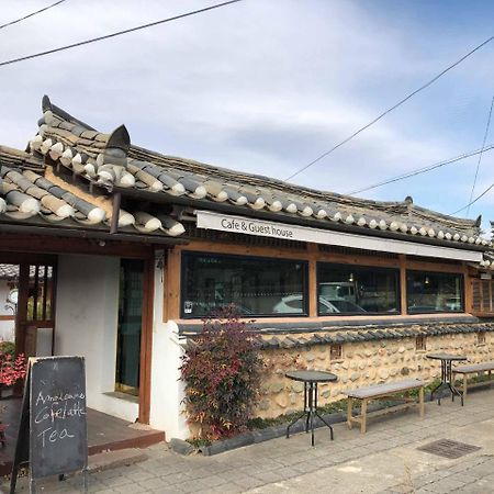 Floral Space Hanok Guesthouse Kjongdzsu Kültér fotó