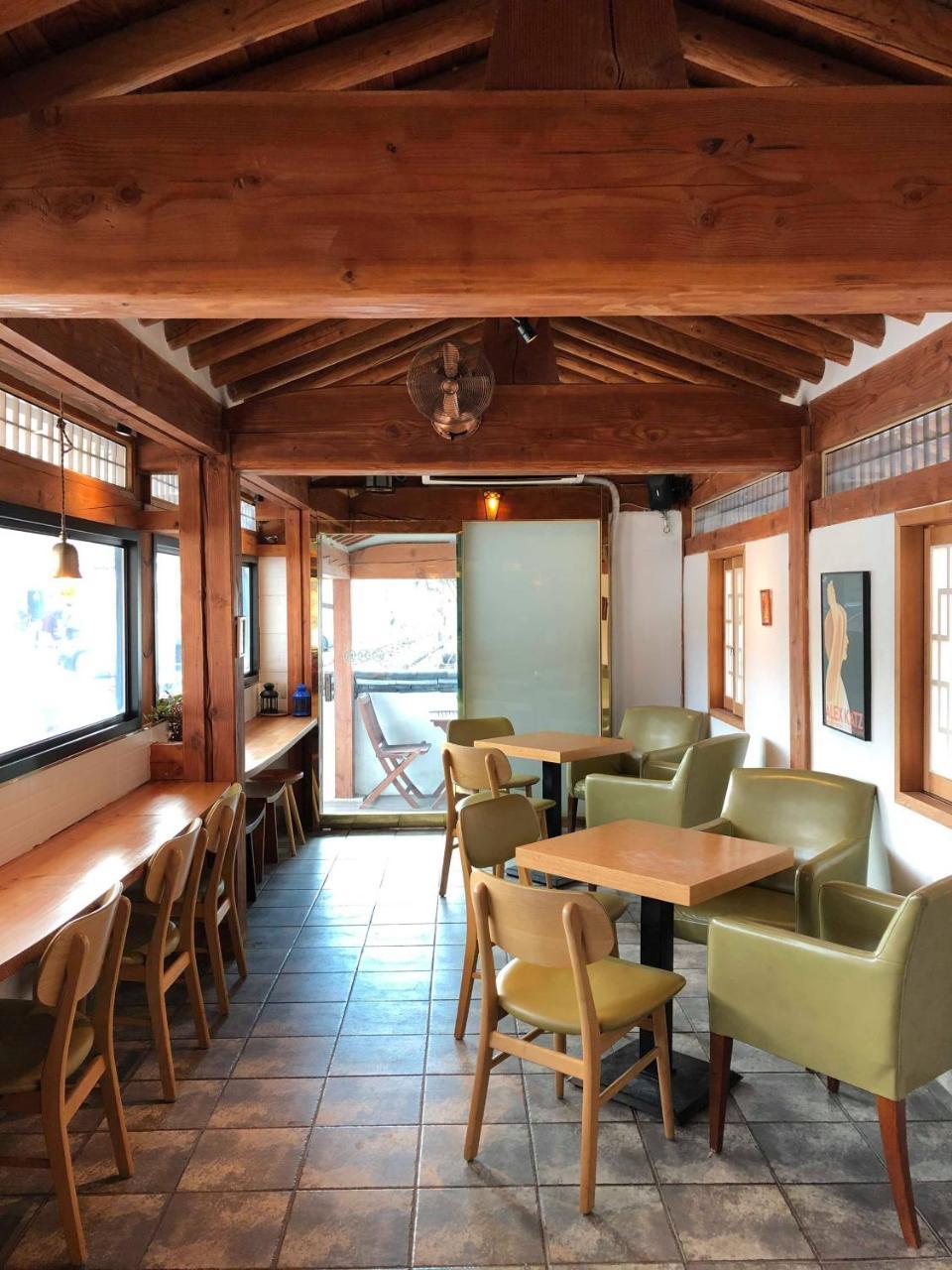 Floral Space Hanok Guesthouse Kjongdzsu Kültér fotó