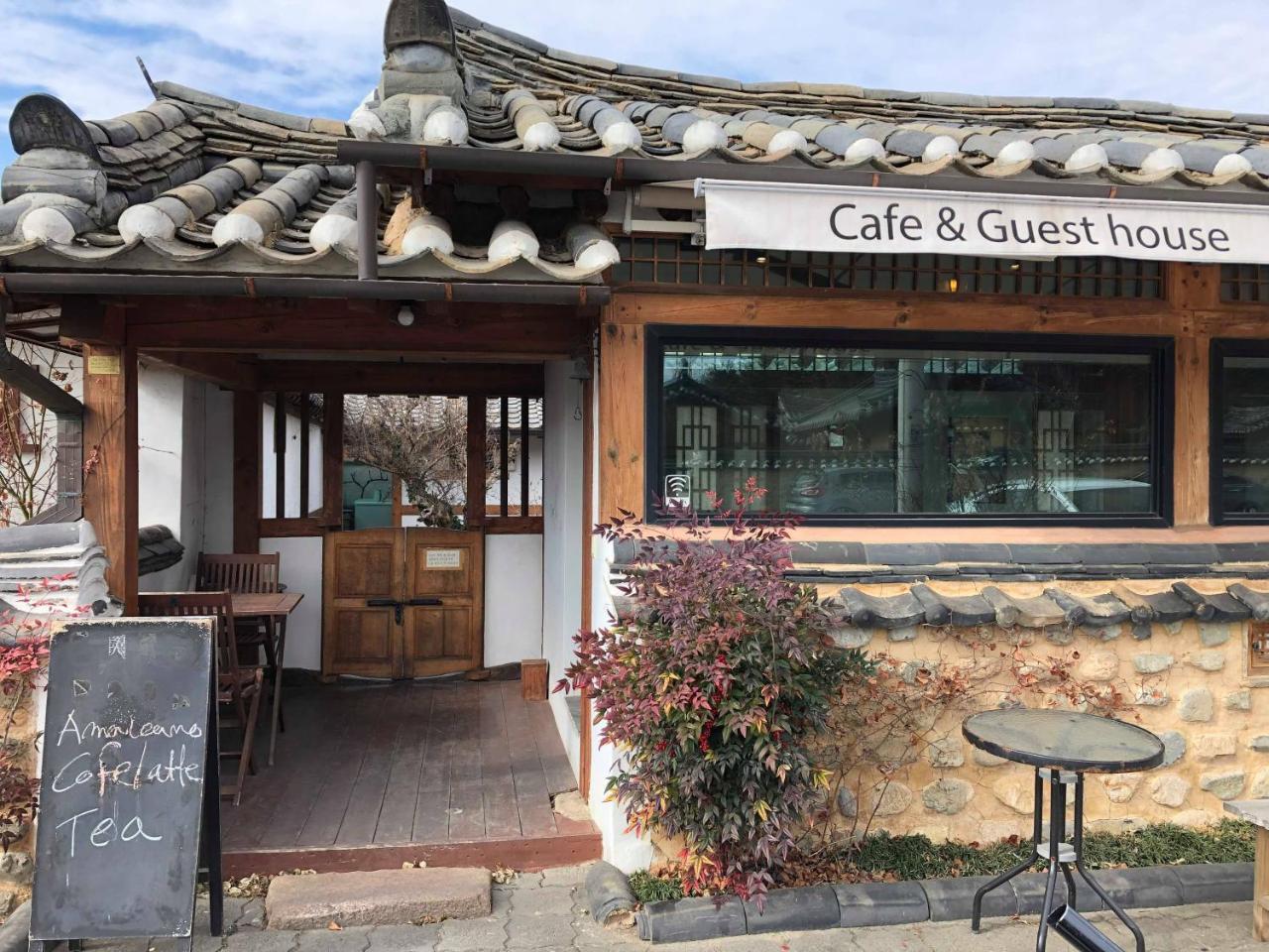 Floral Space Hanok Guesthouse Kjongdzsu Kültér fotó