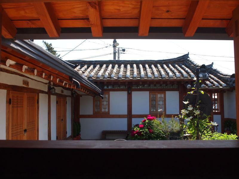 Floral Space Hanok Guesthouse Kjongdzsu Kültér fotó
