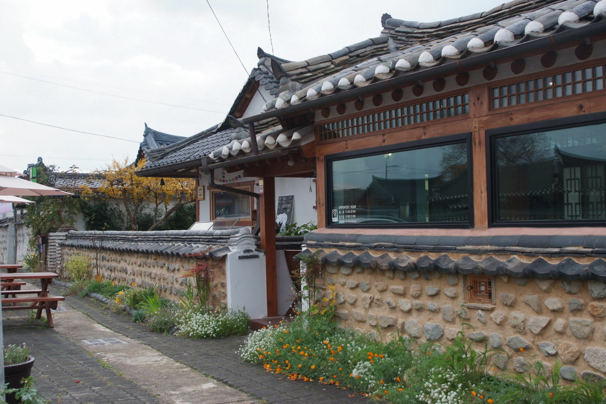 Floral Space Hanok Guesthouse Kjongdzsu Kültér fotó